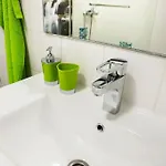 Downtown 5min Marina + 2 Bedroom + Parking