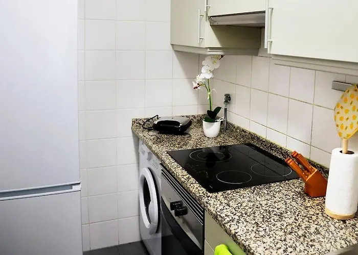 Downtown 5min Marina + 2 Bedroom + Parking