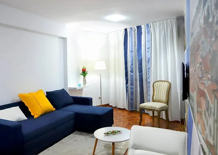 Downtown 5min Marina + 2 Bedroom + Parking Funchal (Madeira)