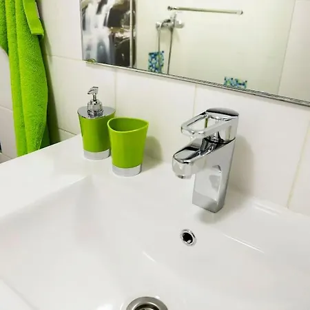 Downtown 5min Marina + 2 Bedroom + Parking